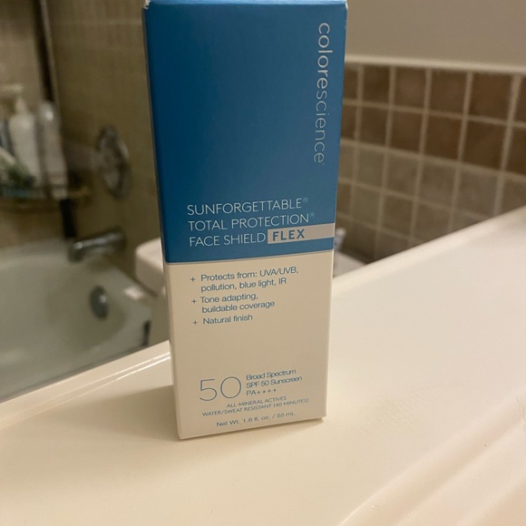 Colorescience Sunforgettable Total Protection Face Shield Flex SPF 50 - Medium - Picture 1 of 5